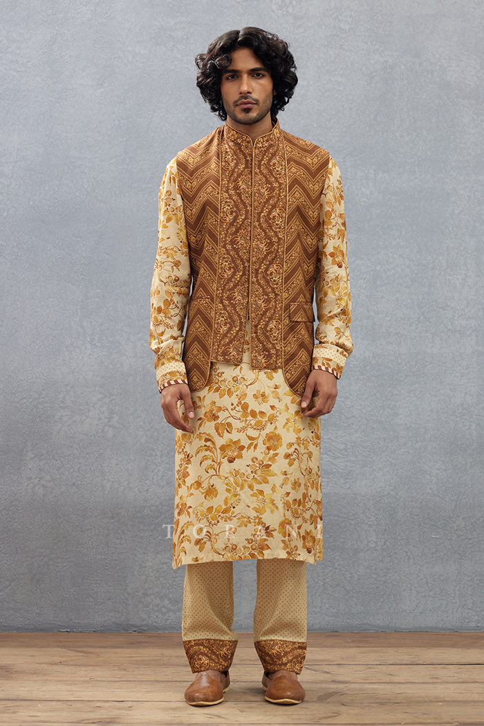 Dahliya Aahan Bandi Set