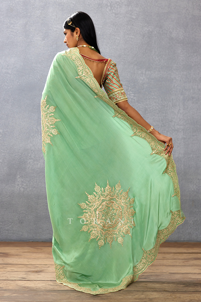 Gul-Neer Yuvani Saree