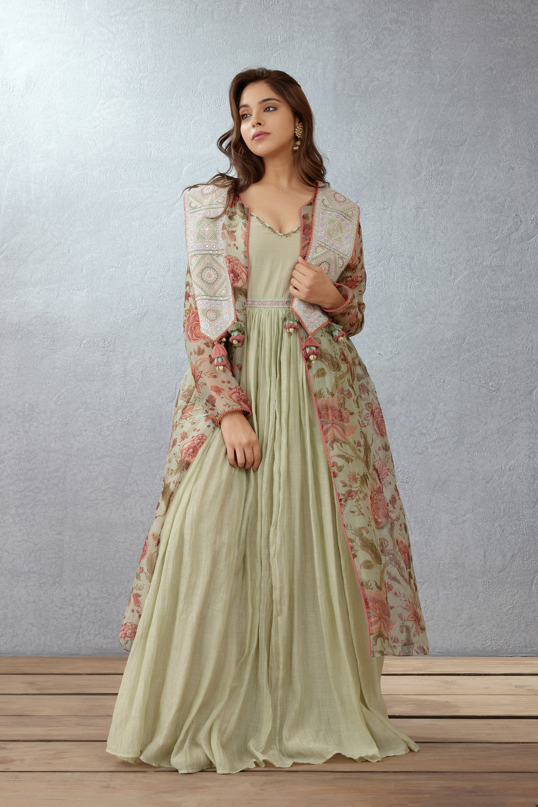 Jaituni Koshi Balochi Cape Set