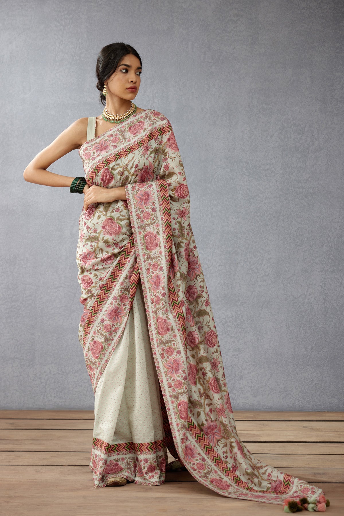 Jaituni Niya Saree