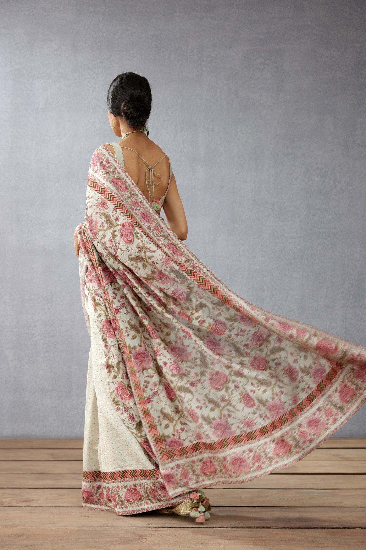 Jaituni Niya Saree