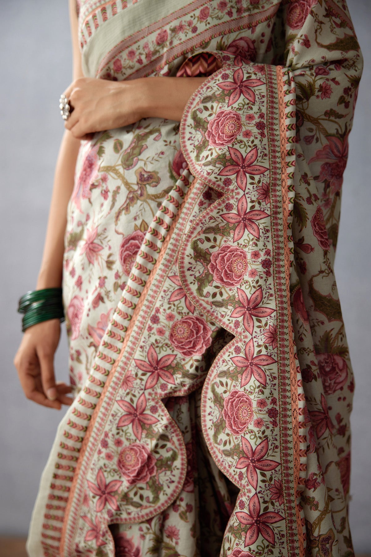 Jaituni Vanida Saree