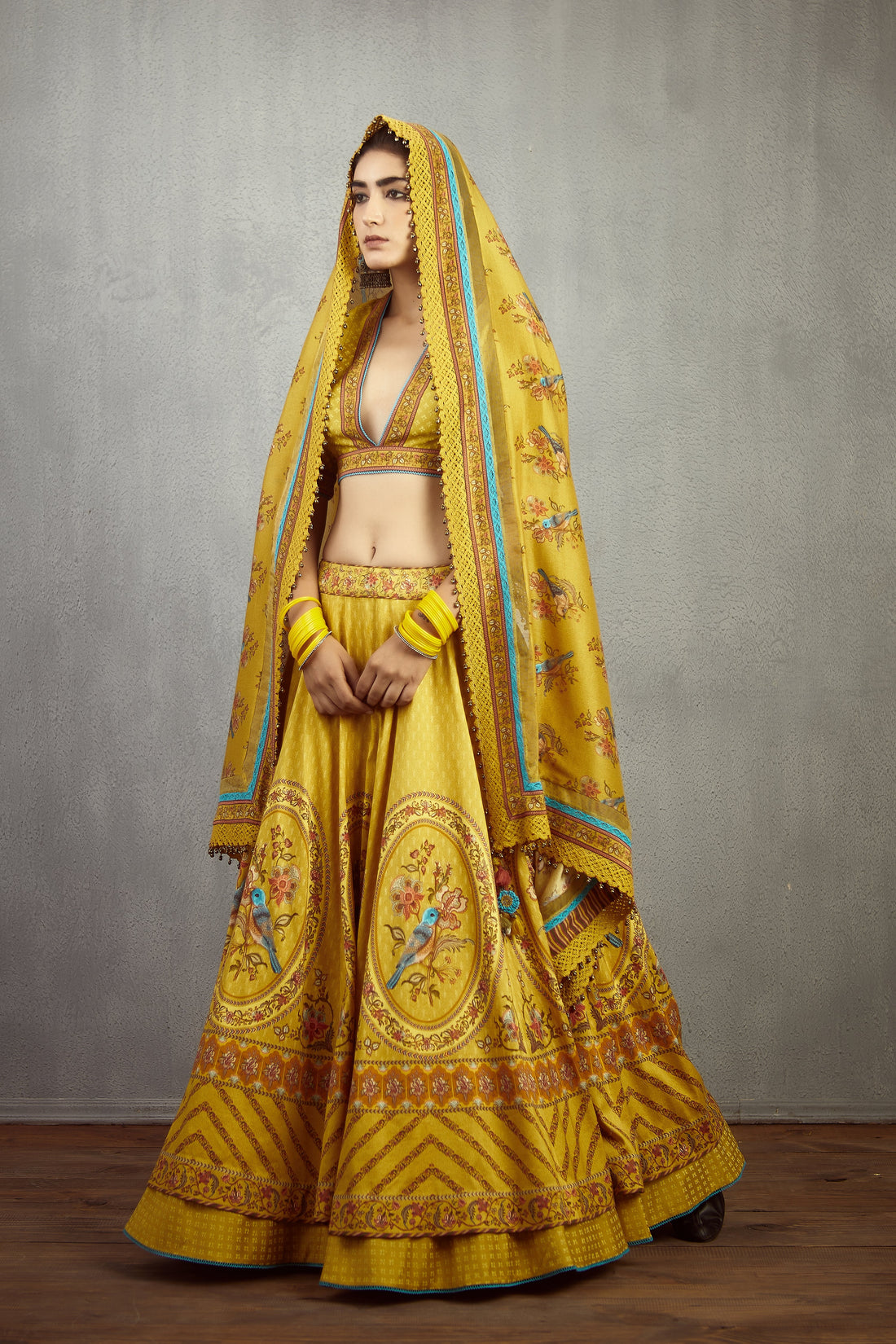 Sunehra Padmini Odhni