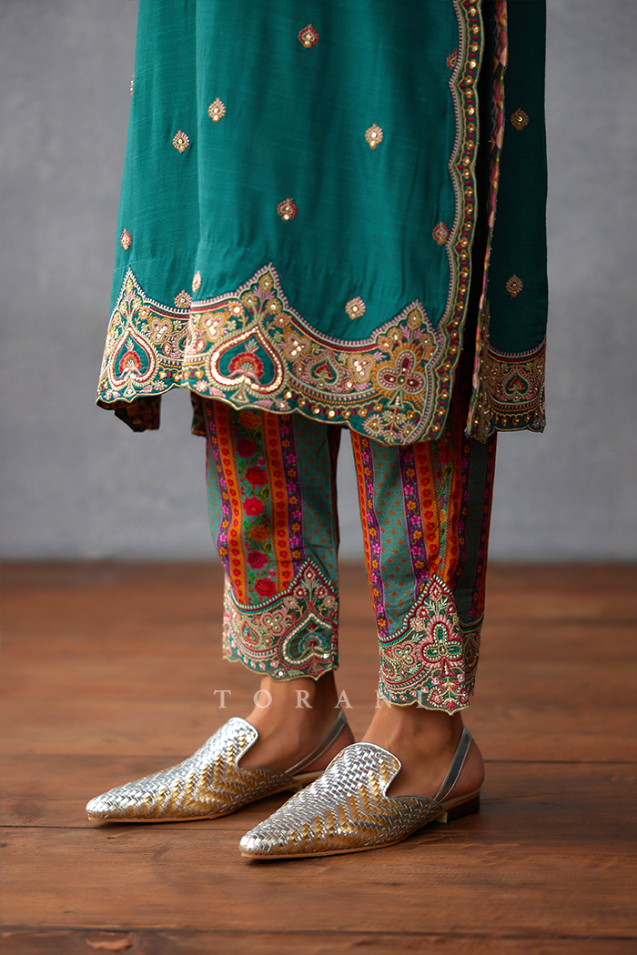 Dil Nawaz Urvi Kurta Set