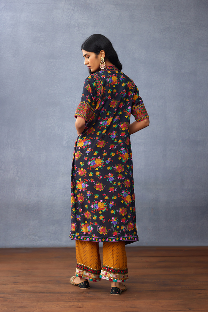 Dil Shaad Aafiya Kurta Set