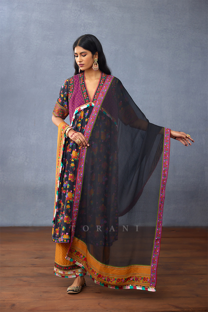 Dil Shaad Aafiya Kurta Set