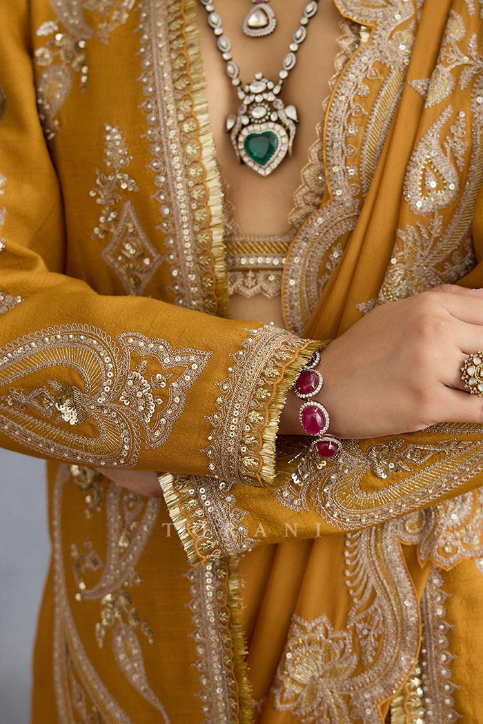 Mehre Parthi Jacket Set