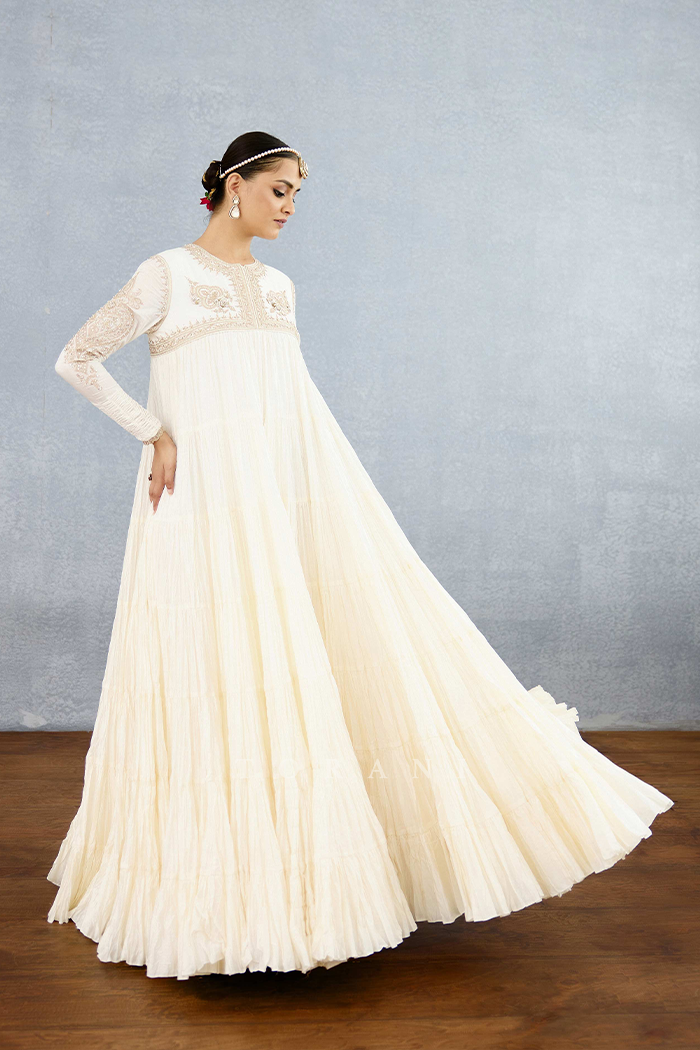 Maahe Minaj Anarkali