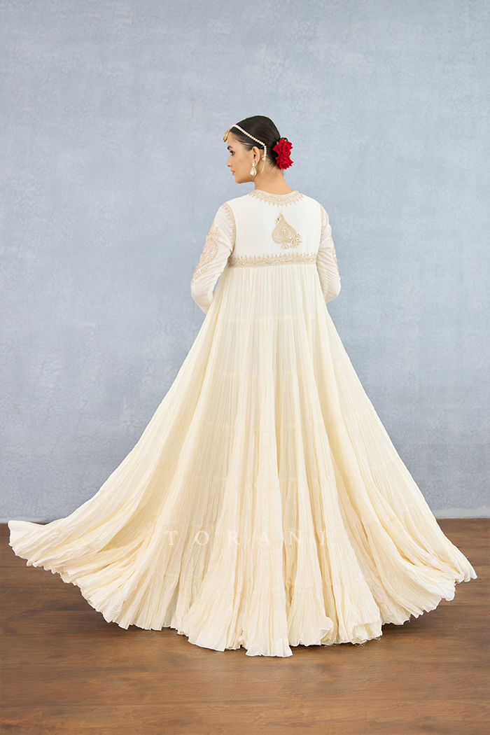 Maahe Minaj Anarkali