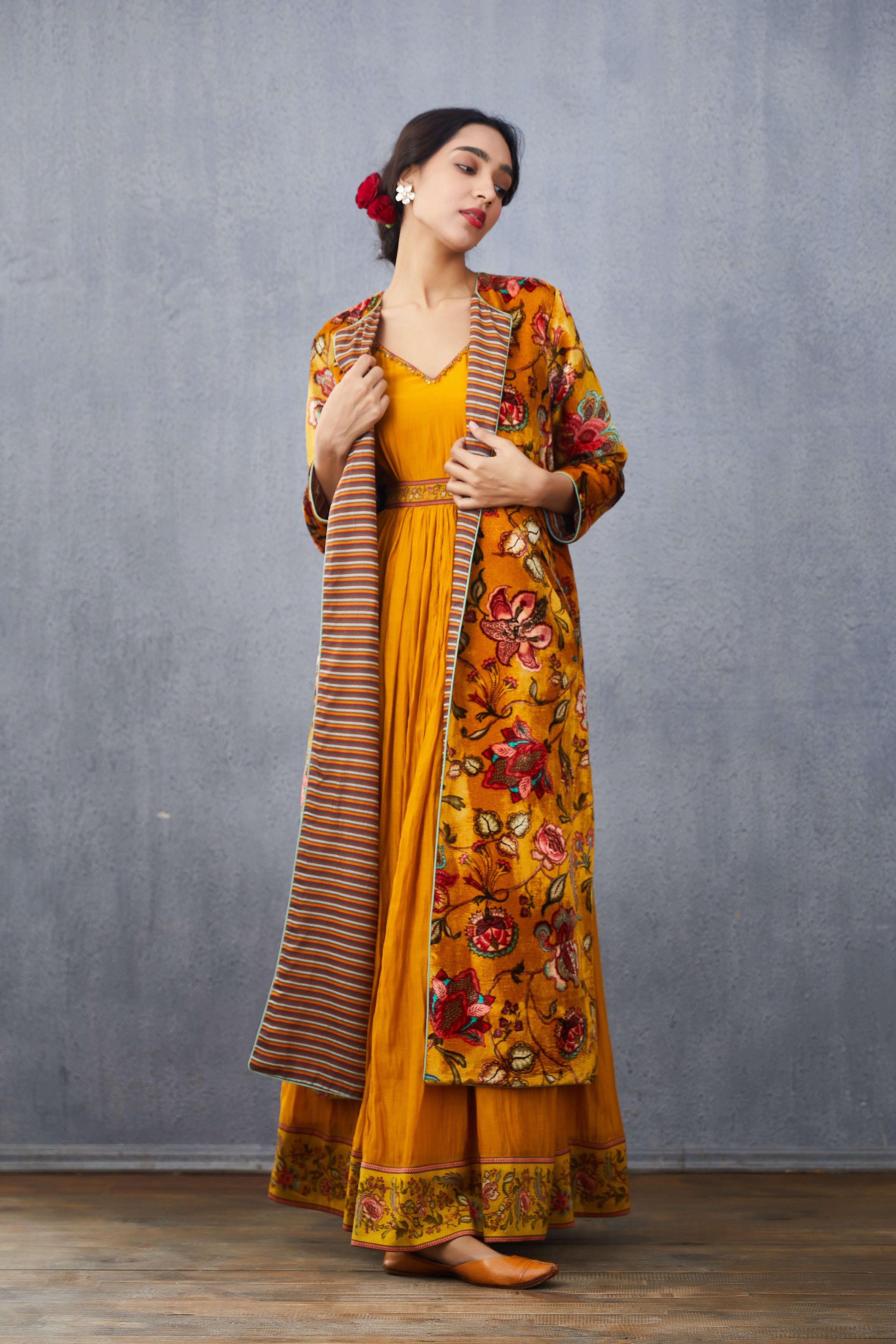 Sunehra Makhmal Dhuni Jacket