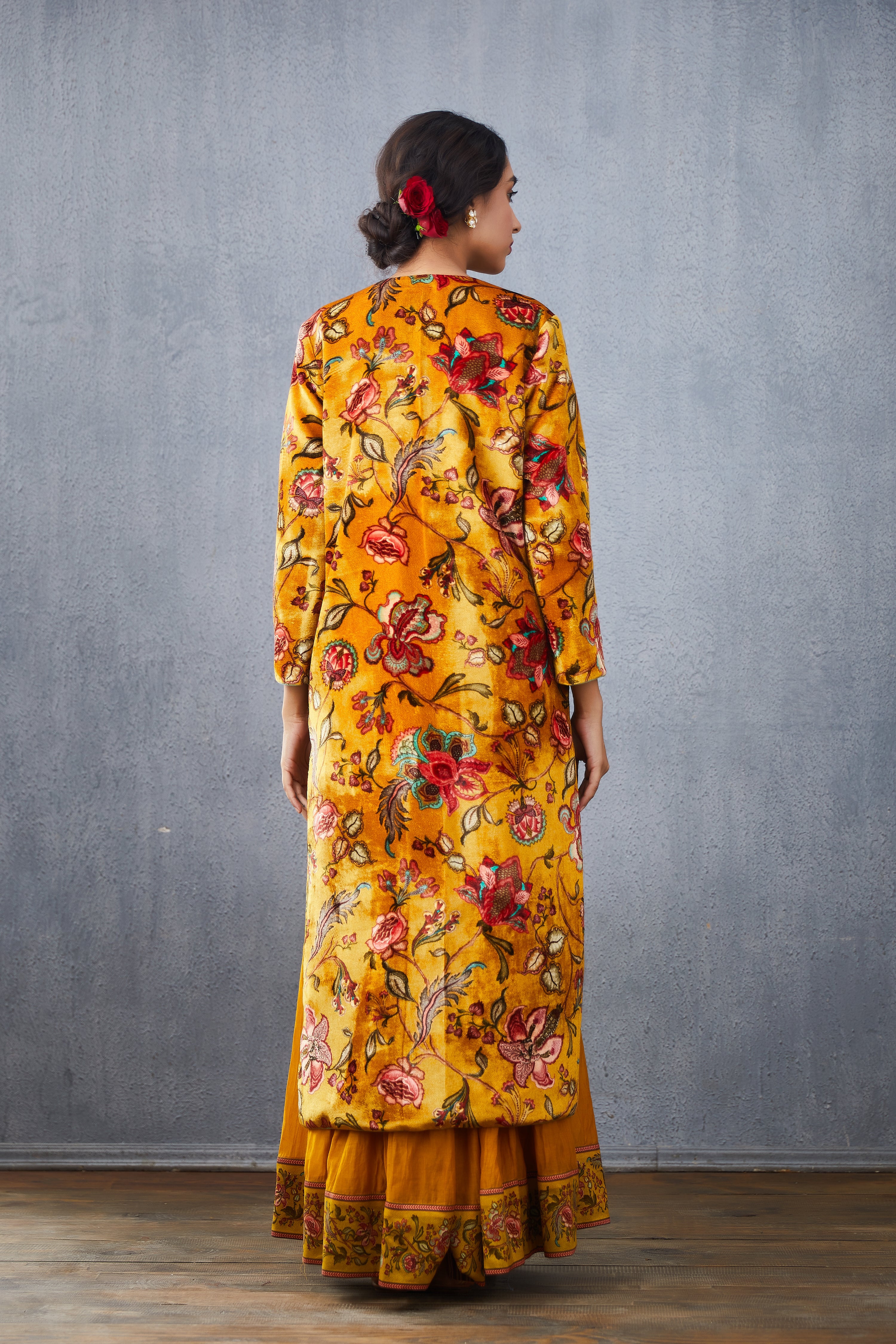 Sunehra Makhmal Dhuni Jacket