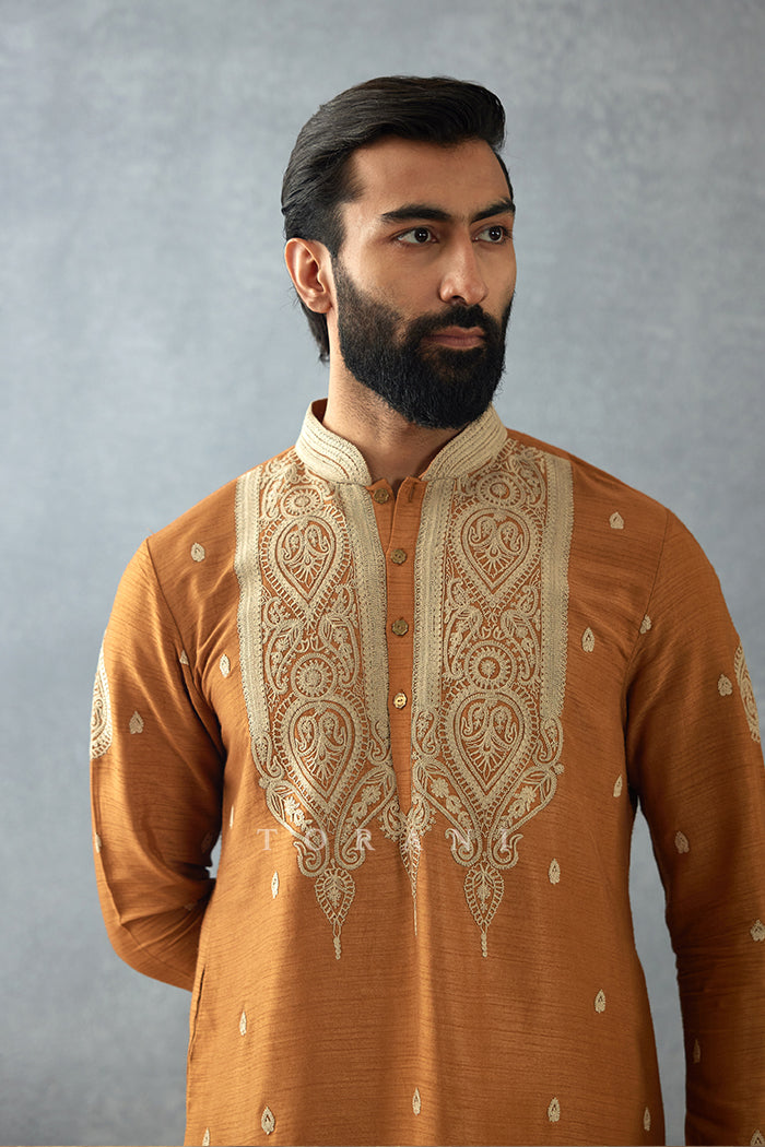 Dahliya Balochi Kurta Set