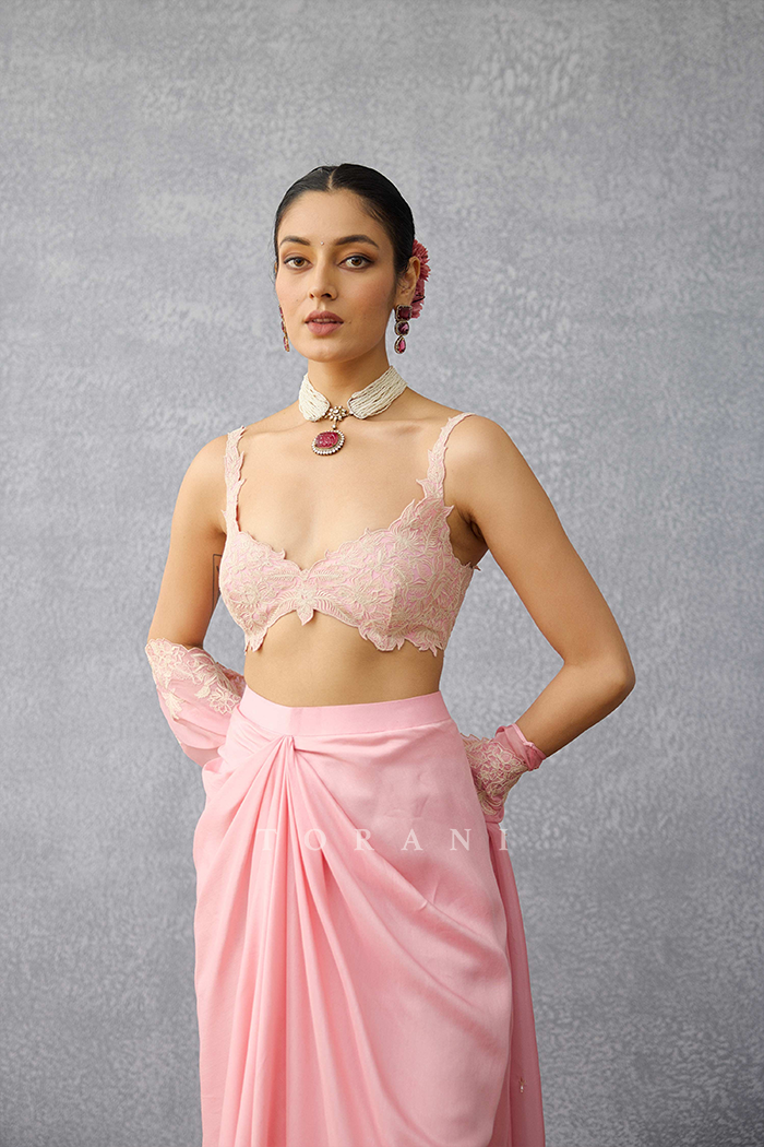 Gulaban Zuri Cape Set