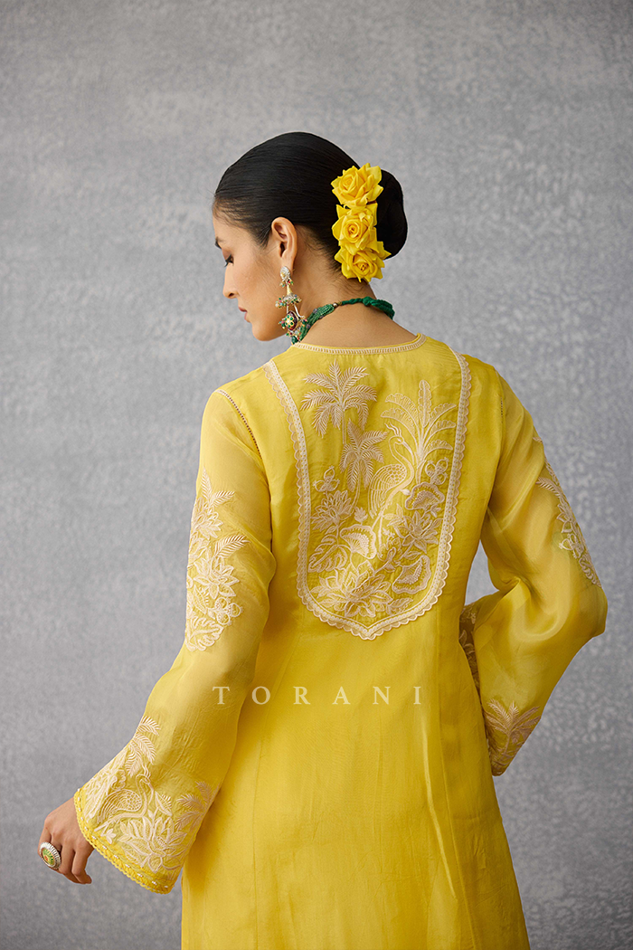 Kasmai Deba Priya Kurta Set