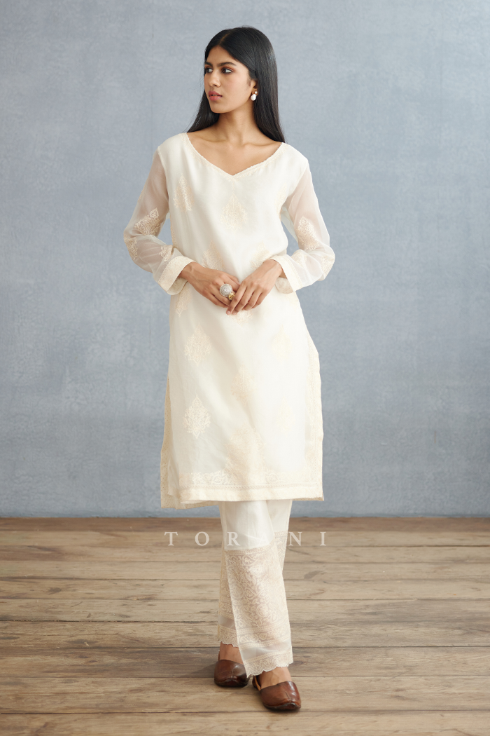 Swetah Aadrita Kurta Set