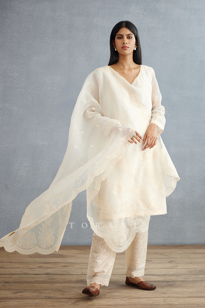 Swetah Aadrita Kurta Set