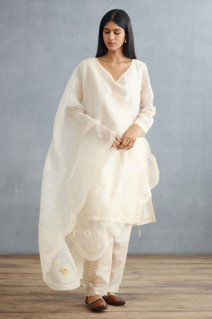 Swetah Aadrita Kurta Set