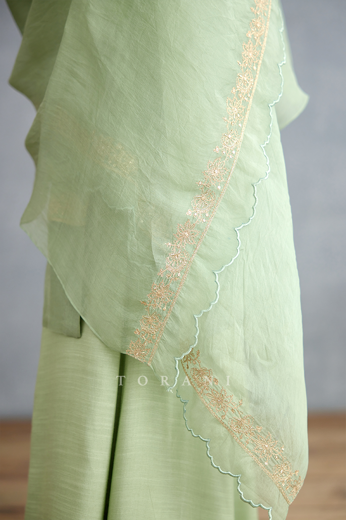 Gul-Neer Varini Odhni