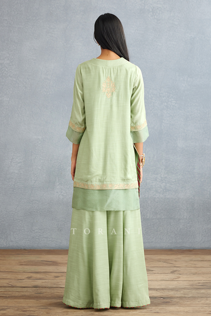 Gul-Neer Varini Kurta Set