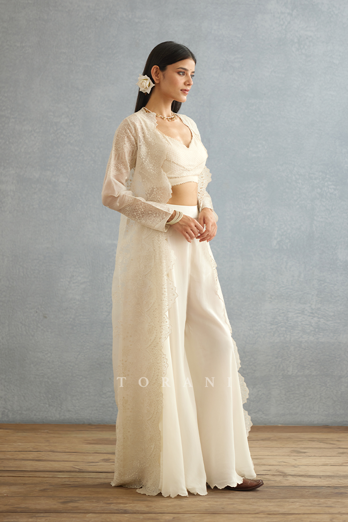 Gul-Bano Daavya Cape