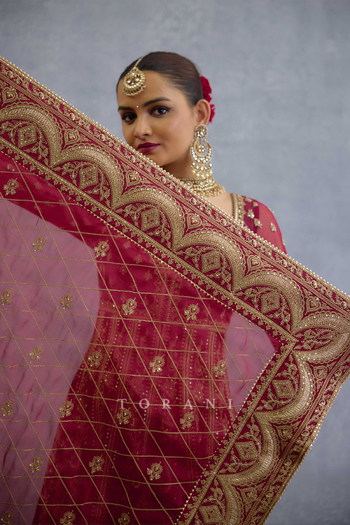 Surkh Runa Anarkali Set