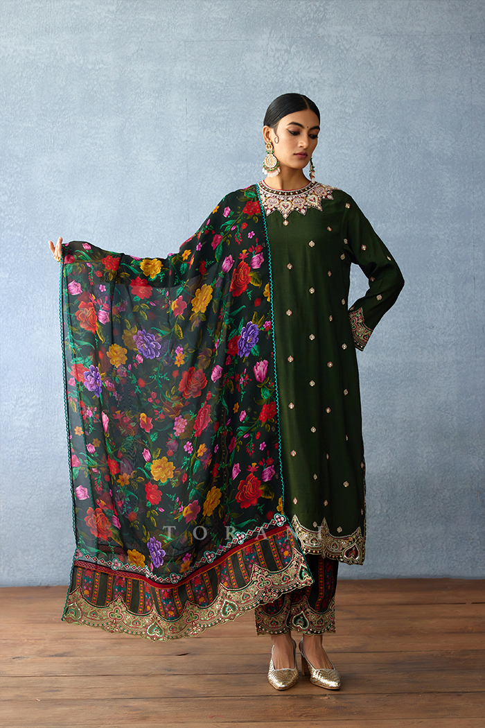 Dil Shadaab Urvi Kurta Set