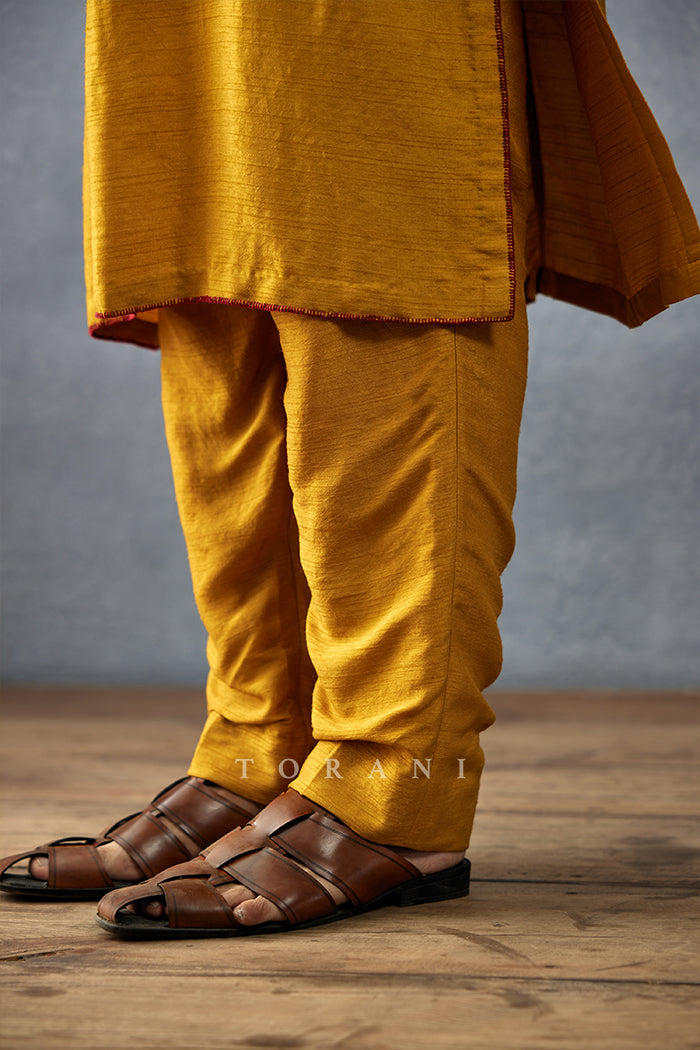 Sunehra Yagna Bandi Set