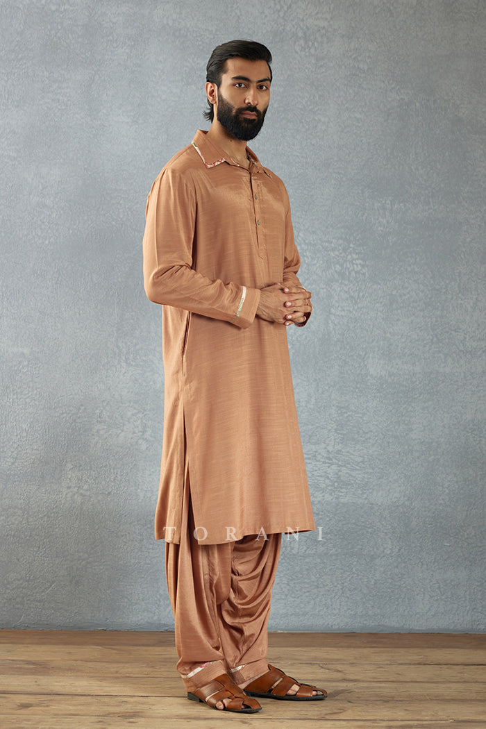 Gulabi Kahan Bandi Set