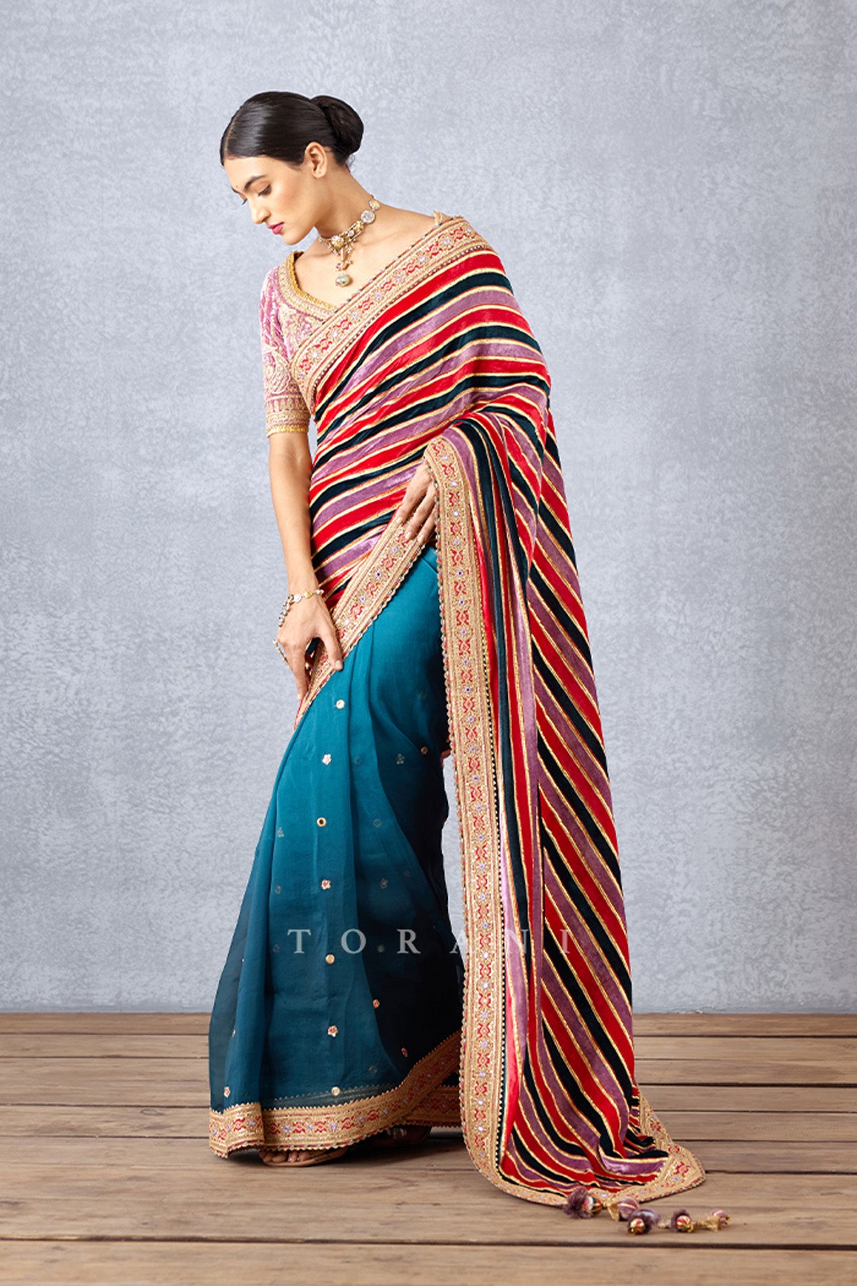 Gota Highlighted Stripe Printed Saree