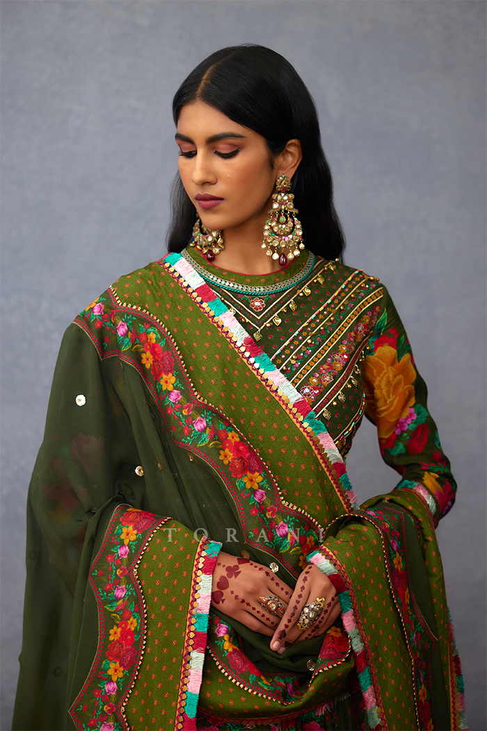 Dil Saaz Zareen Odhni