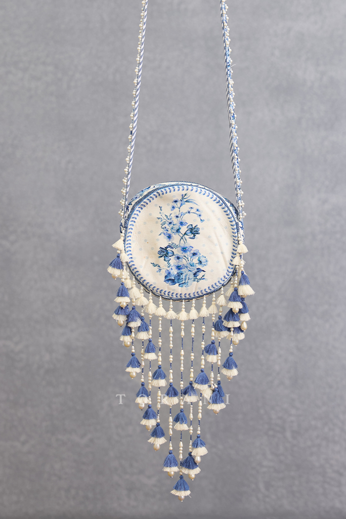 Neeli Gauraiya Vriti Bag