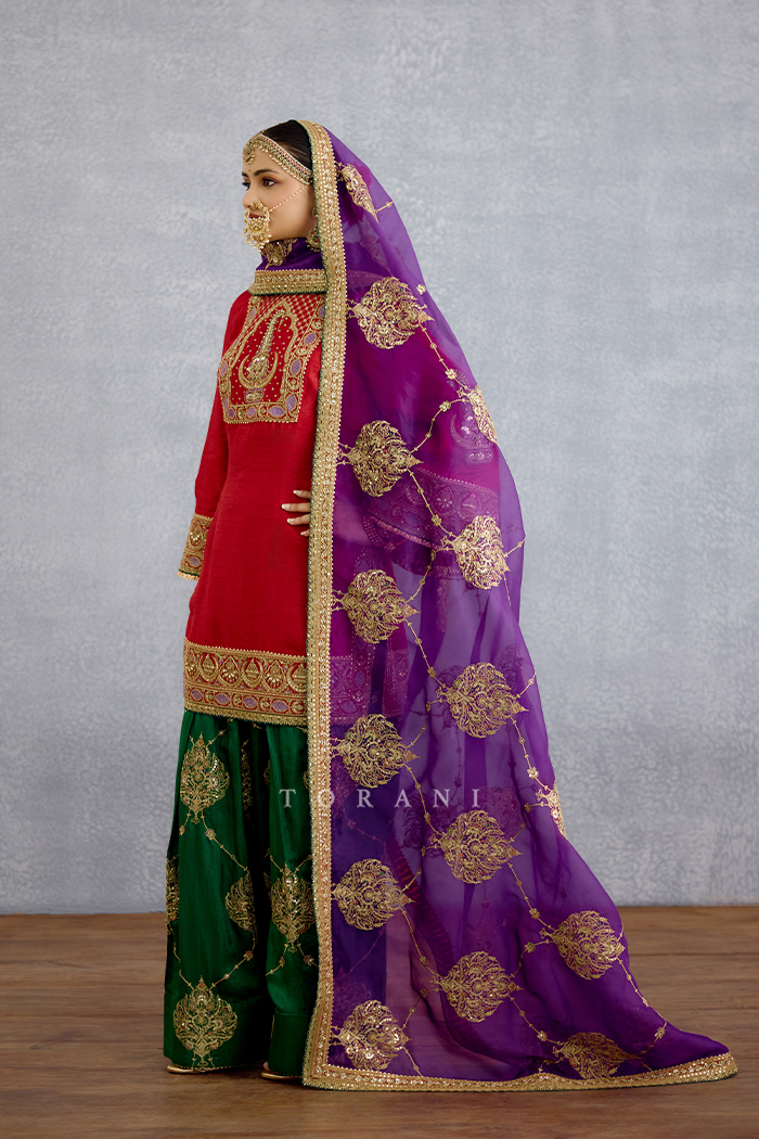 Mehrang Amna Kurta Set