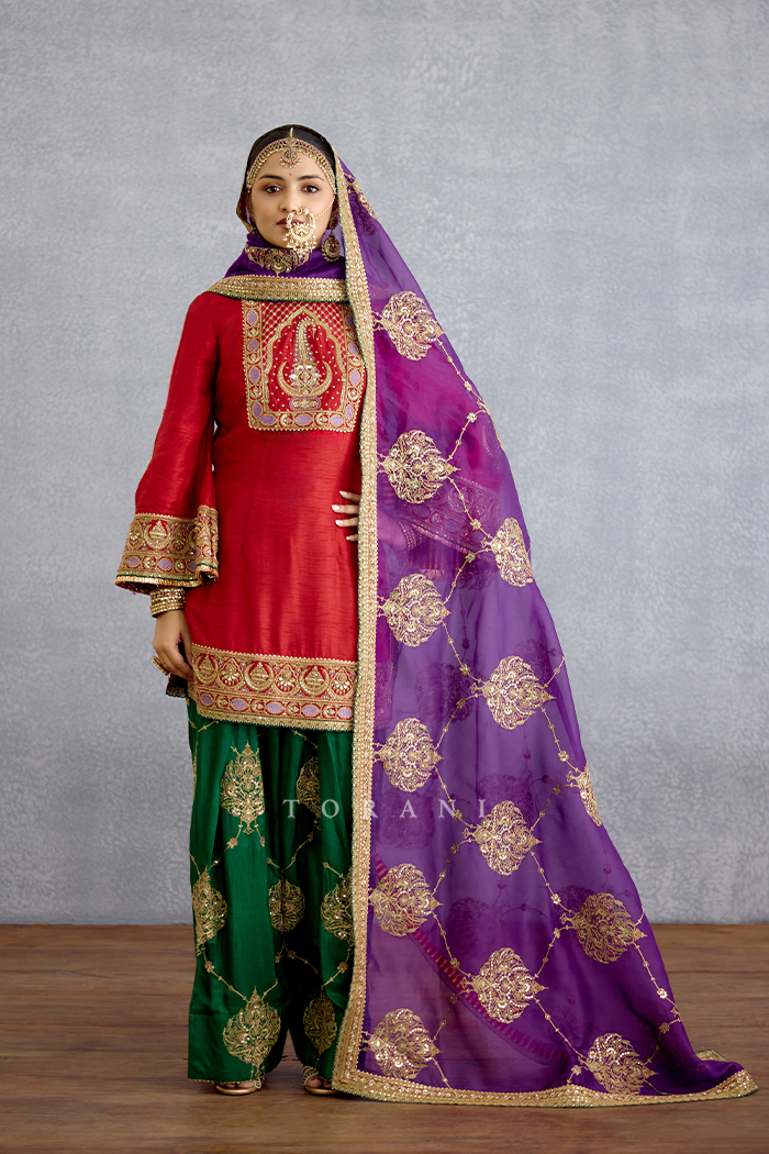 Mehrang Amna Kurta Set