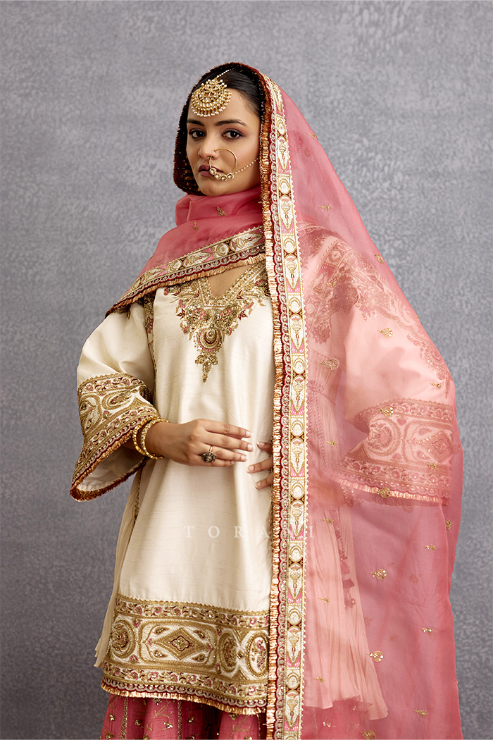 Maahe Mahtabe Insiyah Sharara Set