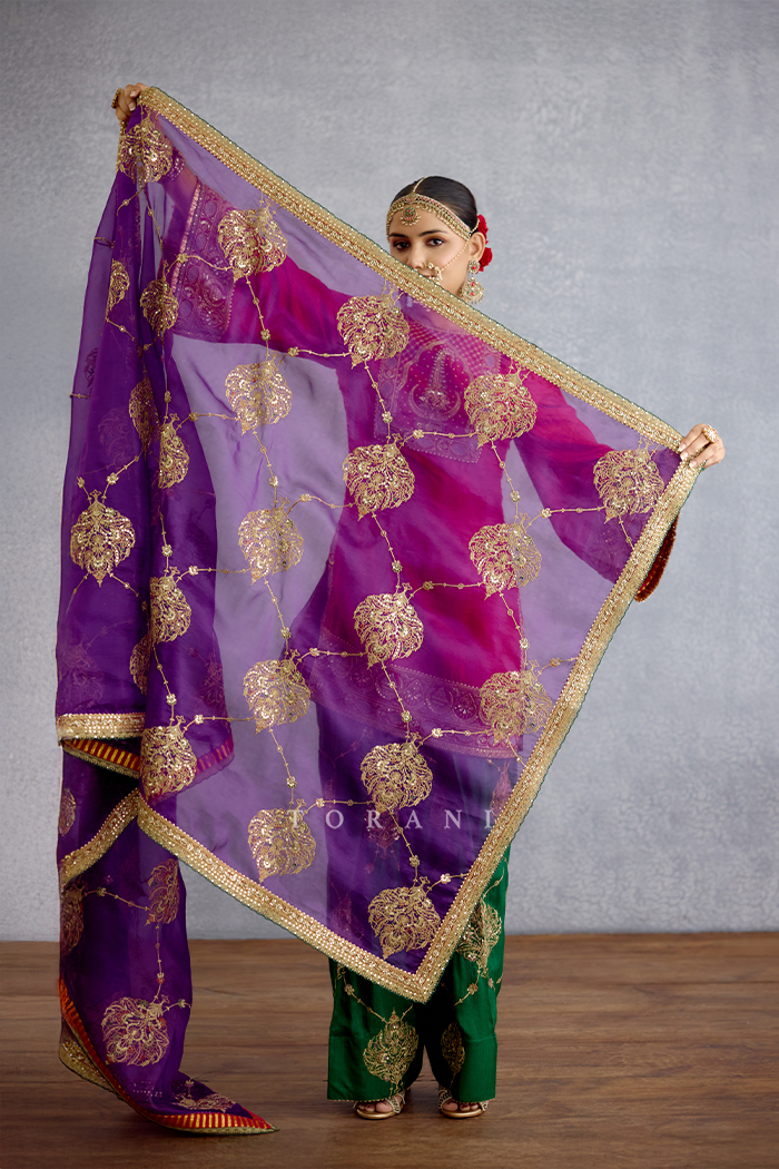 Mehrang Amna Kurta Set