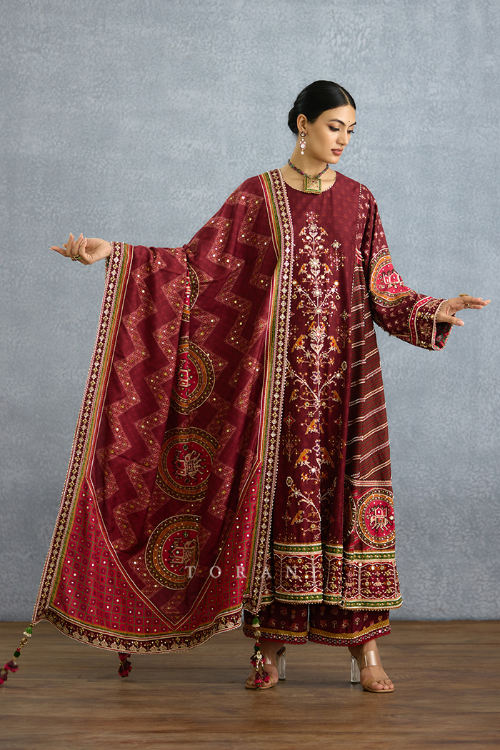 Surkhi Tisya Kurta Set