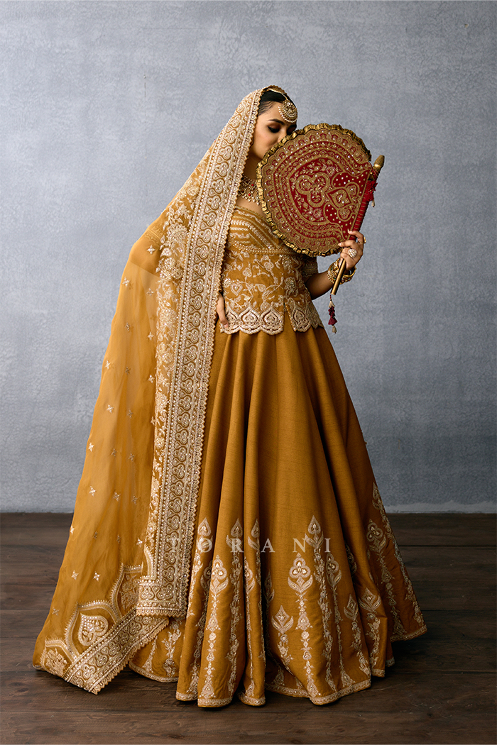 Surkh Inza Pankha