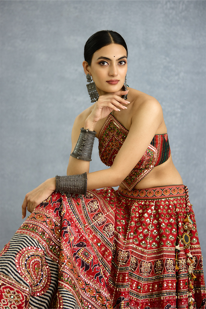 Chitrita Mirali Lehenga Set