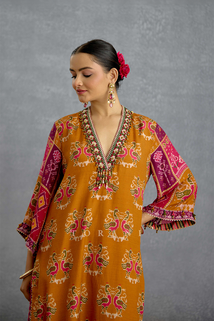 Sunehri Virasa Patola Kurta Set