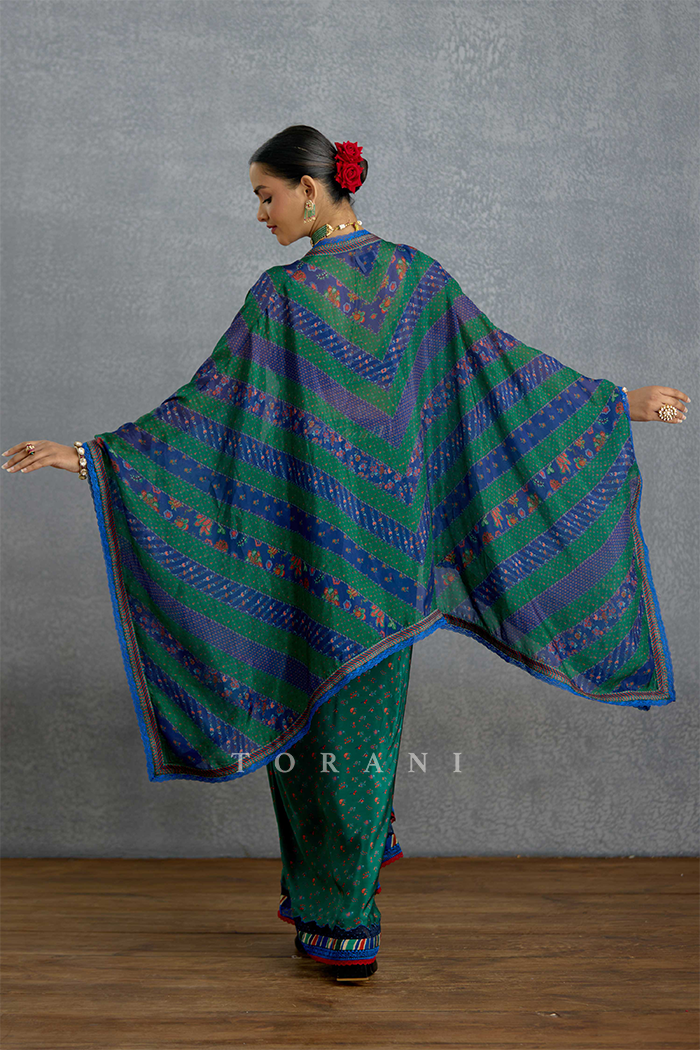 Mayurakshi Neelrang Cape Set