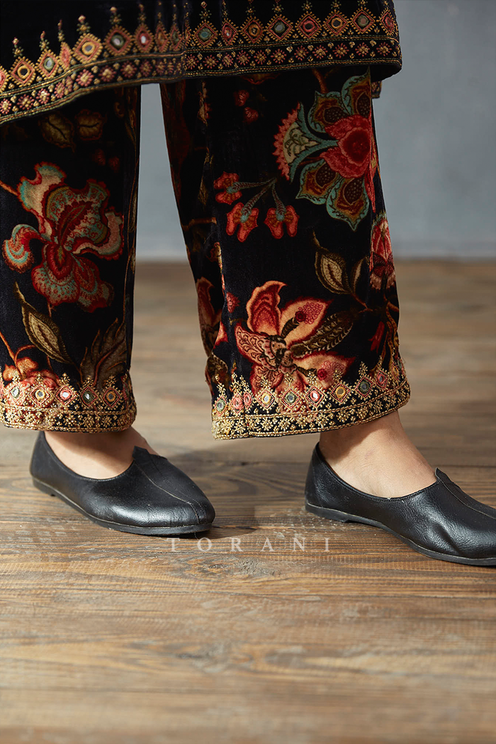 Black KURTA with printed pants in Silk Velvet