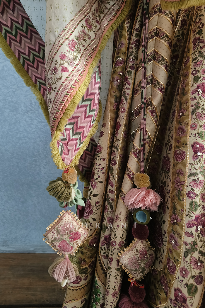 Sale- Jaituni Oorjita Lehenga Skirt