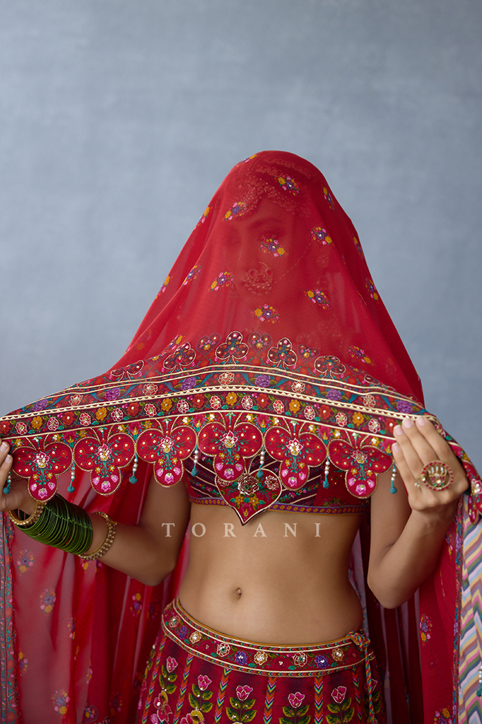 Dil Surkh Anjani Odhni