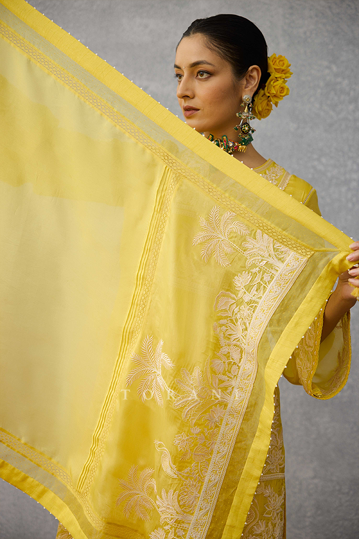 Kasmai Deba Priya Kurta Set