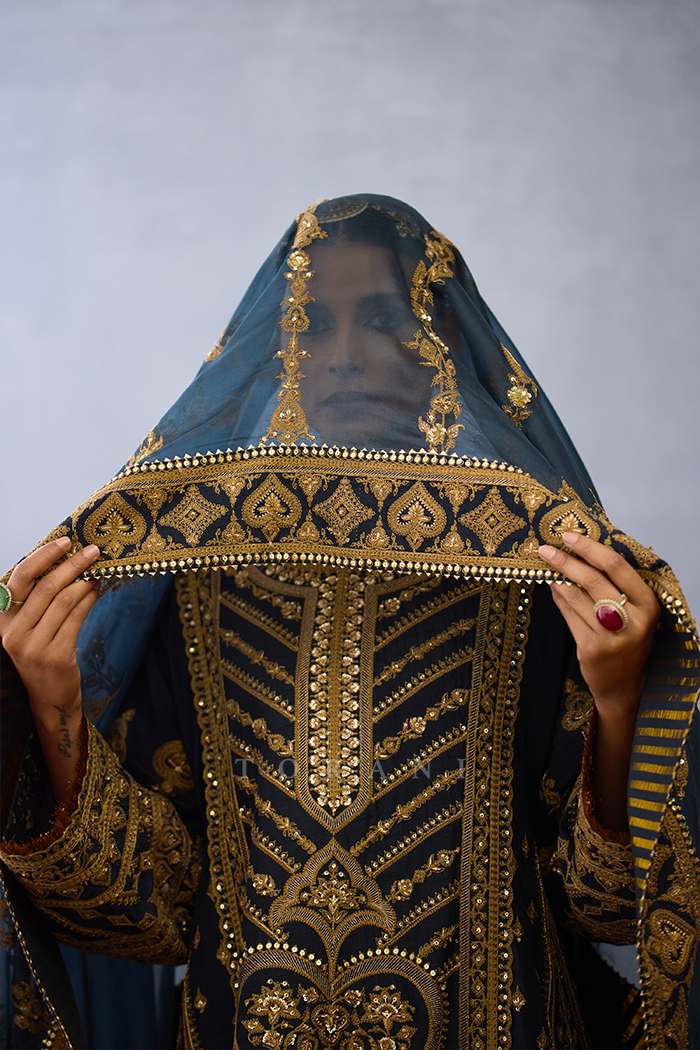 Bhadra Mannara Odhni