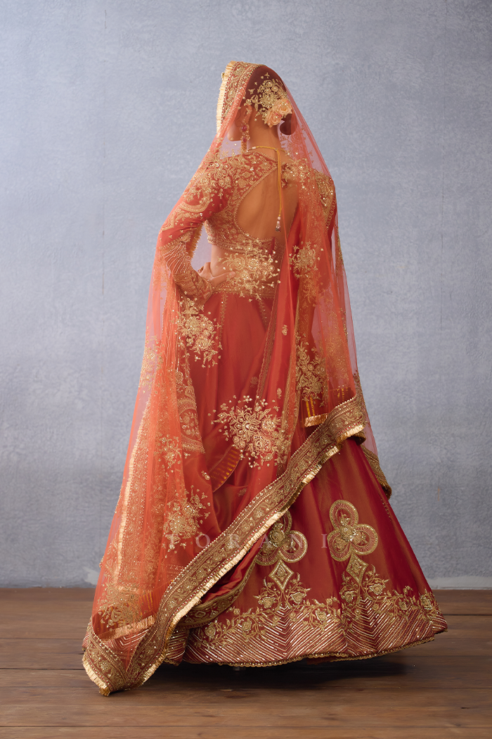 Gerua Subhi Veil Odhni