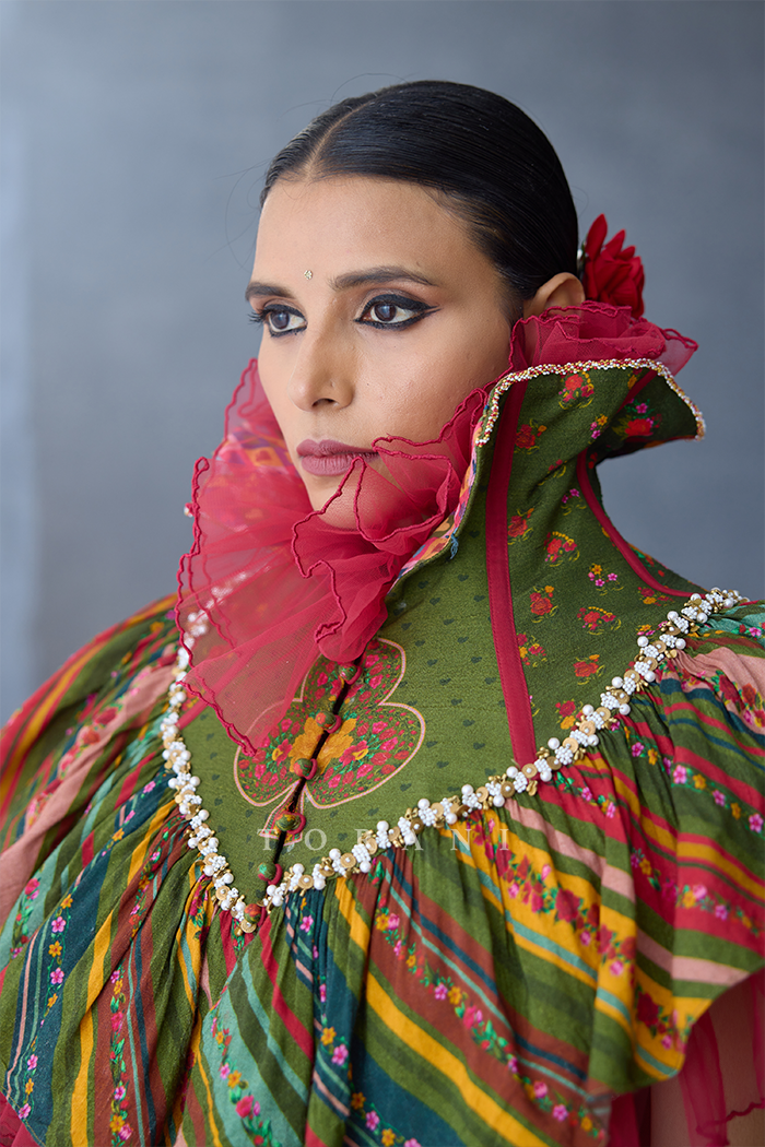 Dil Saaz Layla Neck Cape
