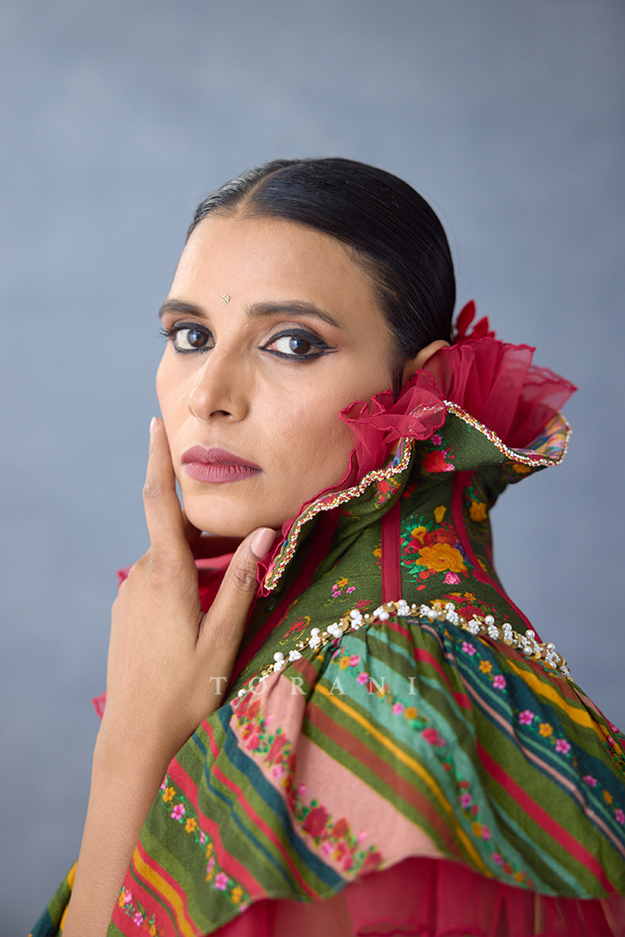 Dil Saaz Layla Neck Cape