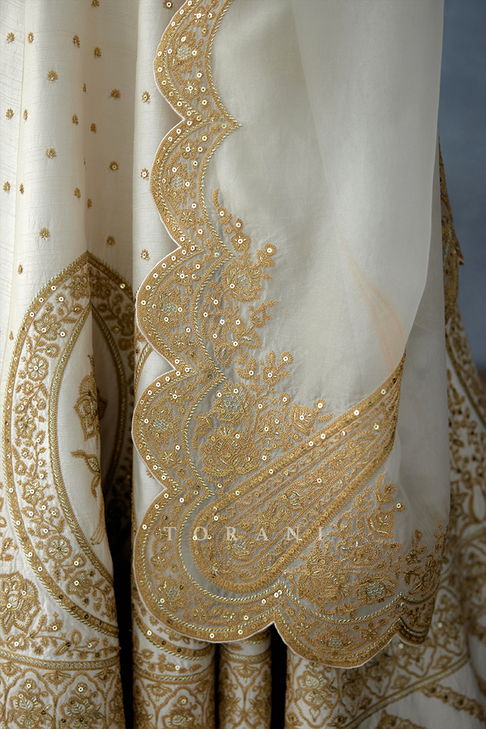 Gul-Bano Asharfi Lehenga Set