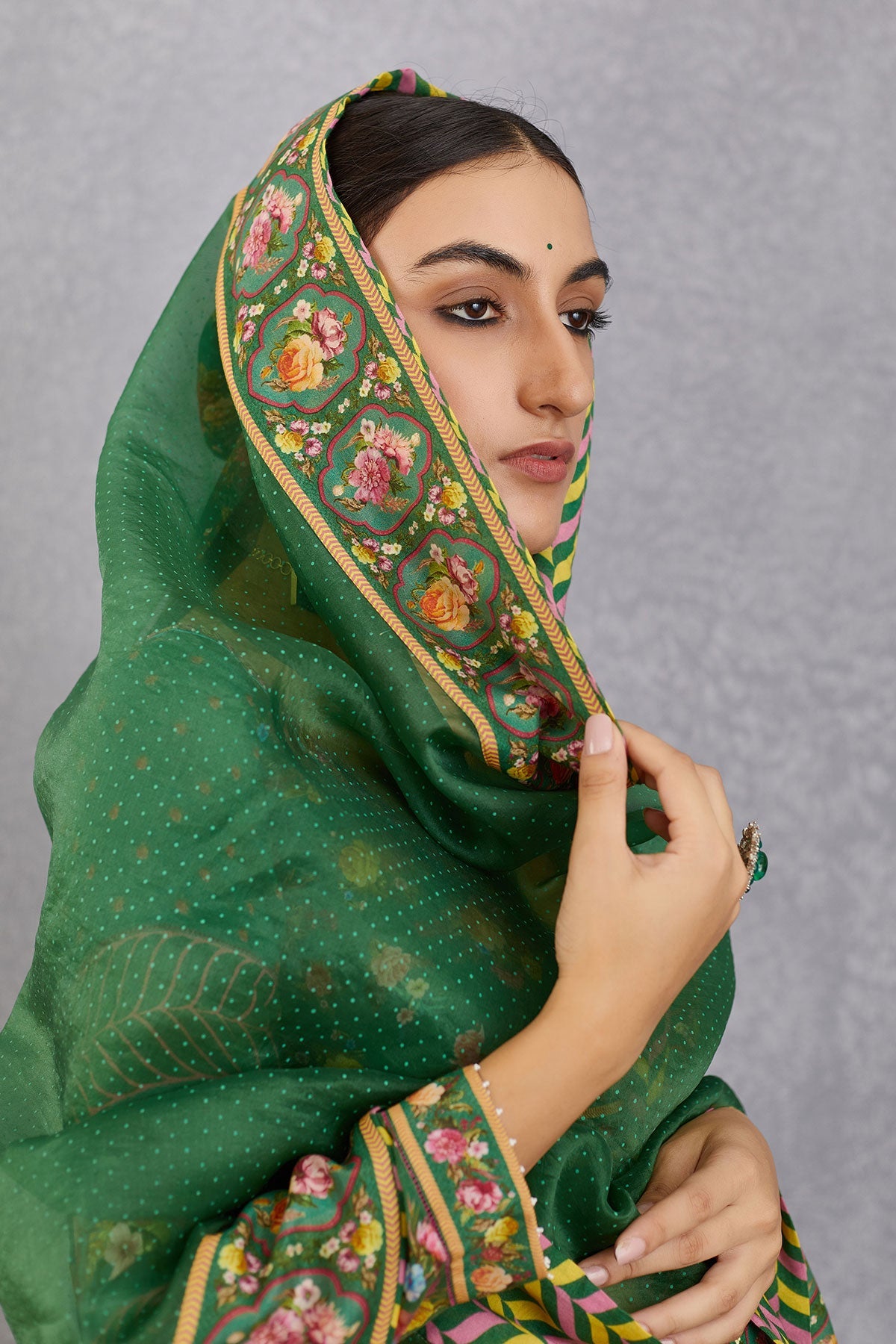 Panna Waheeda Odhni